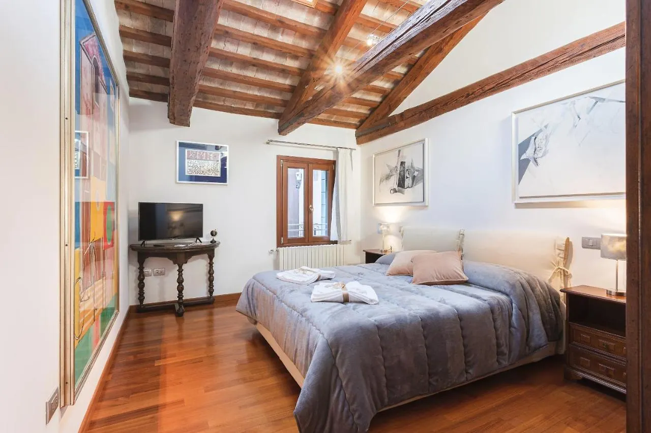 Apartmán San Marco Luxury Loft With Terrace Benátky 0*,
